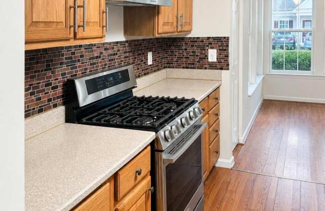 7530-D COXTON Court Gallery 2