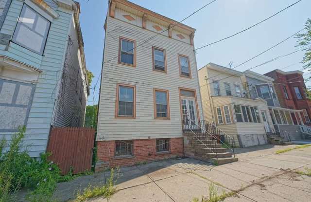 659 State Street - 2 photos photos