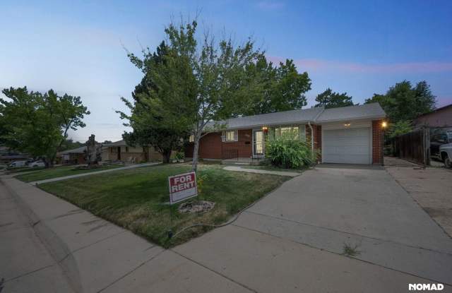Spacious 4BR House in Denver - 1060 Elbert Street, Sherrelwood, CO 80221