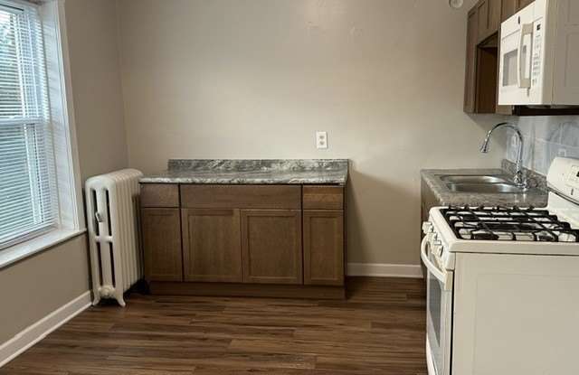 4058 W Dickens Avenue Gallery 4