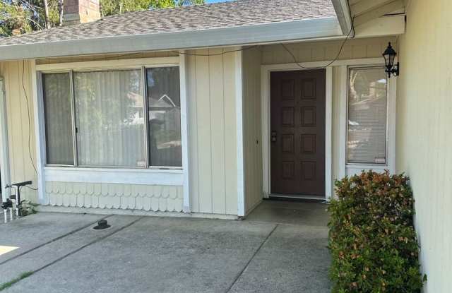 Adorable Rancho 3/2~~! Please see entire add for viewings!! - 11060 Cilker River Way, Rancho Cordova, CA 95670