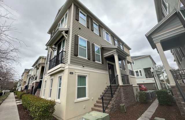 Stunning Three-Story Townhome, Located in the Heart of Altamonte Springs! photos photos Stunning Three-Story Townhome, Located in the Heart of Altamonte Springs! photos photos