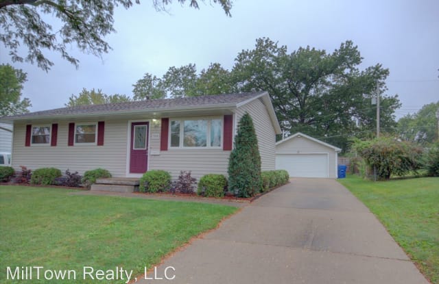 3302 Wakonda Dr. - 3302 Wakonda Drive, Bettendorf, IA 52722
