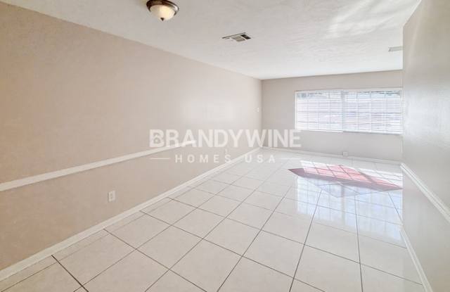 1608 Robin Lane Gallery 3