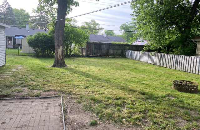 7837 White Oak Ln Gallery 3