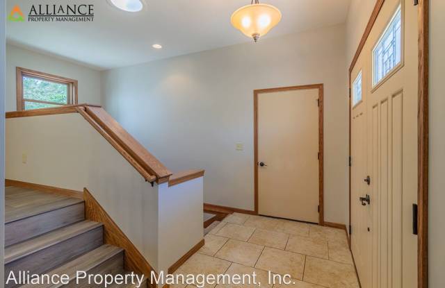1633 Fishermans Ln. Gallery 3