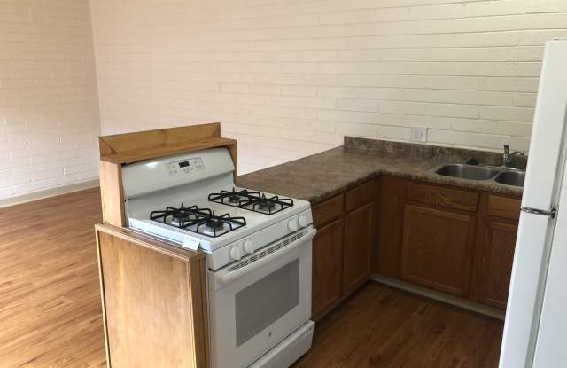 2350 Emporia St Gallery 2