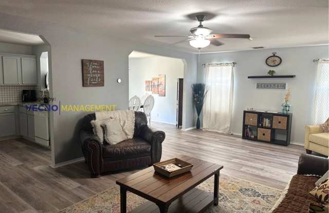 11922 Meadow Wells Gallery 4