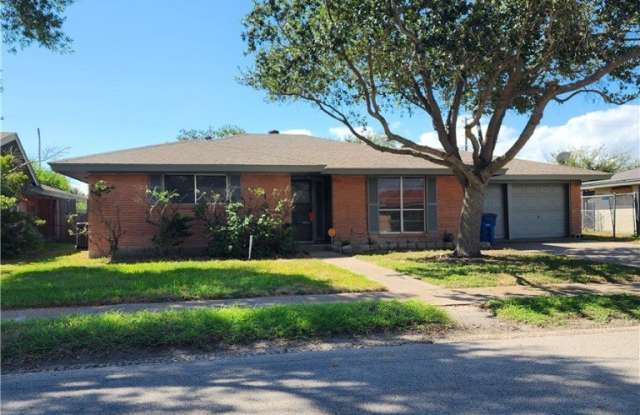 204 Blanco Drive - 204 Blanco Drive, Portland, TX 78374