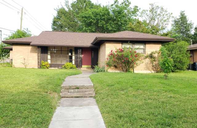 3 Bedroom 2 Bathroom Home with Garage Gallery 2