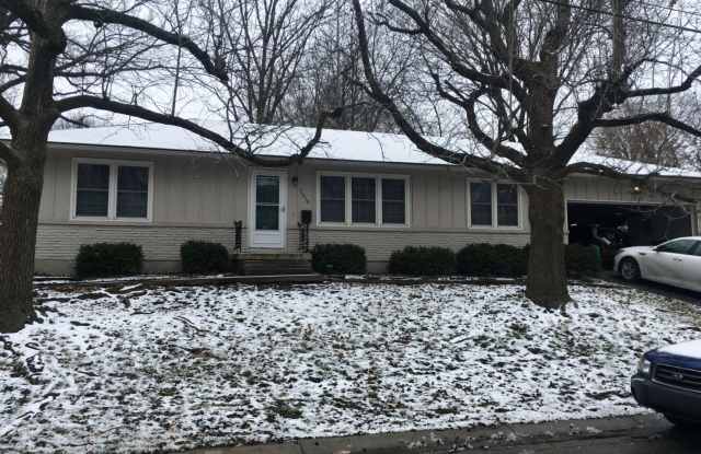 7210 Eaton Street - 7210 Eaton Street, Prairie Village, KS 66208
