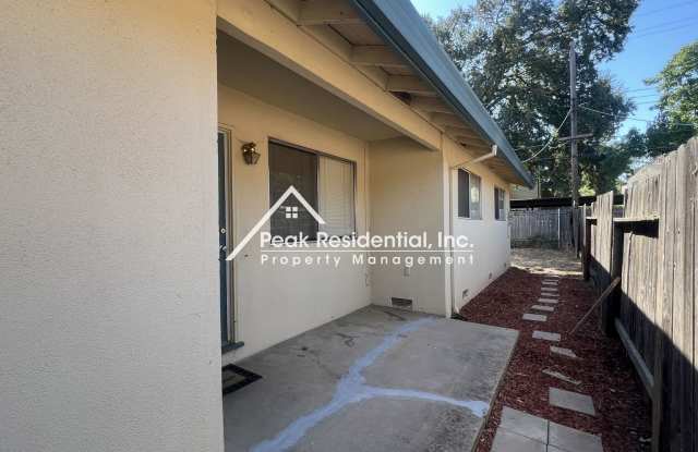 Charming Citrus Heights 2bd/1ba Home with 1 Car Garage Gallery 4