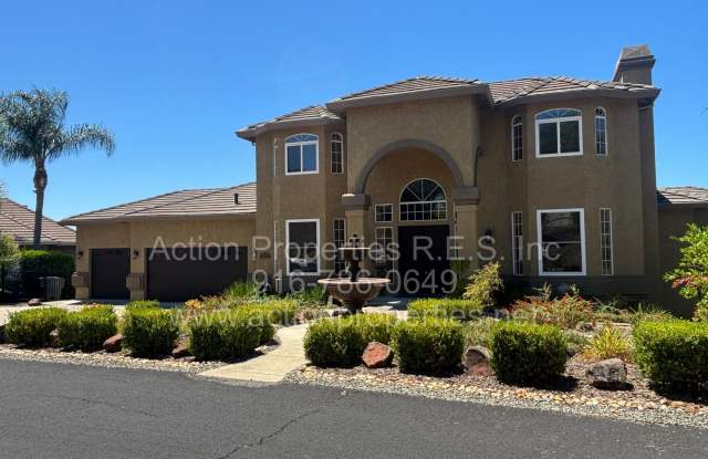 Gorgeous Furnished Villa Tree Lake Village Area - 4 Bed, 3.5 Bath - Beautiful Views - Spacious Primary Bedroom with Sitting area Fireplace Highly Desirable Neighborhood! photos photos