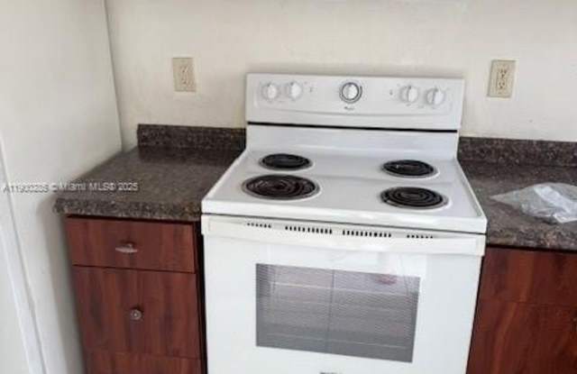 8430 NW 2 photos photos