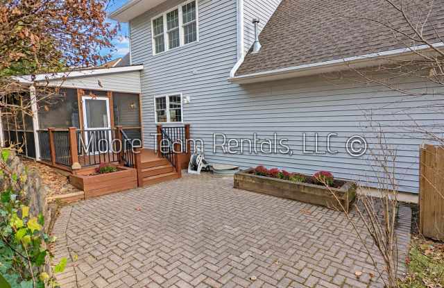 3/2.5 Villa in Duncraggen - Private Outdoor Living Spaces Gallery 4