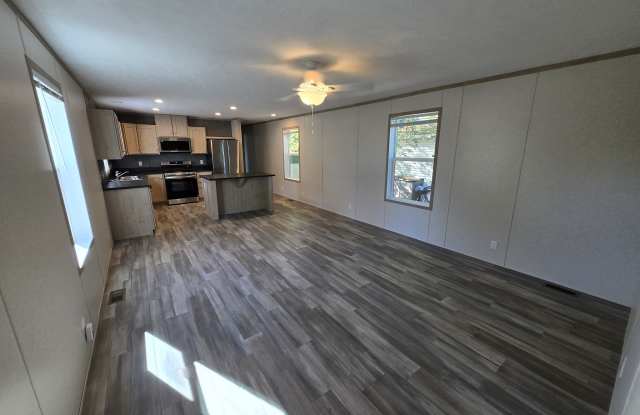 28517 S Maple Gallery 3
