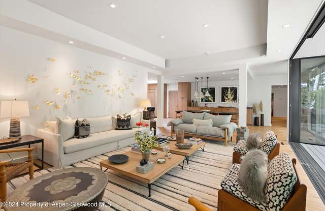 721 Meadowood Drive Gallery 4