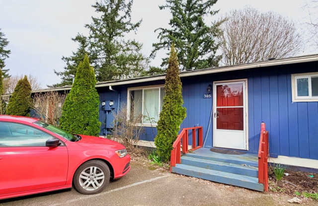 Renovated 2BR with Large Backyard, Storage, Washer  Dryer  Parking photos photos