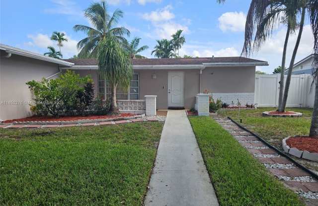 9431 NW 23rd St photos photos