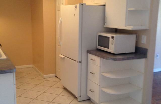 5003 VINELAND ROAD UNIT G201 Gallery 2