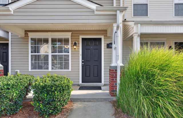 Pet Friendly Two Bedroom! Gallery 4