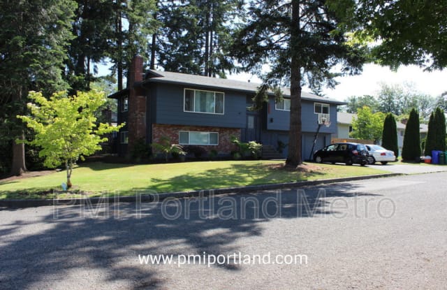 17030 SE Pine Cone Ln - 17030 Southeast Pine Cone Lane, Oak Grove, OR 97267