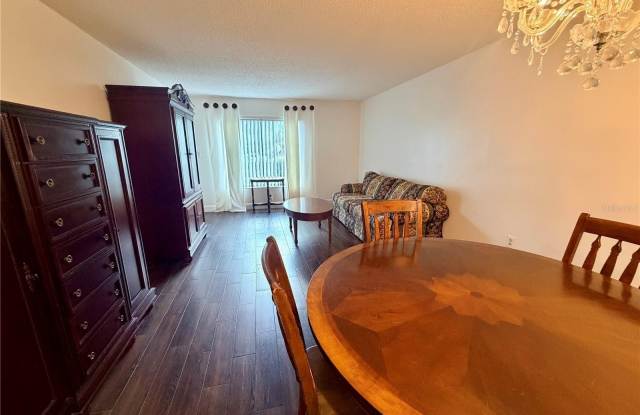 13602 S VILLAGE Drive Gallery 4