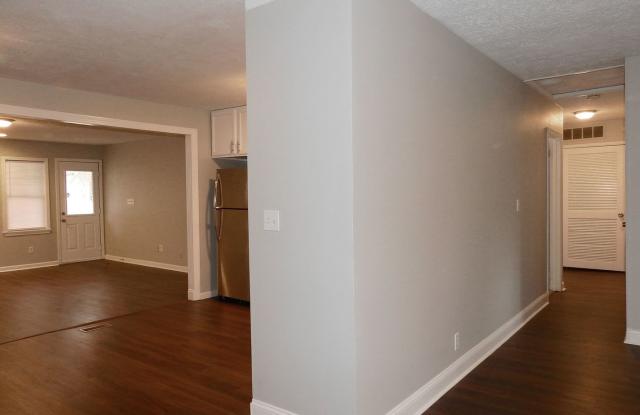 9813 East Avenue photos photos