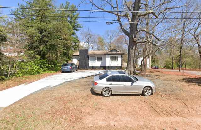 three bedroom duplex with ALL utilities included photos photos