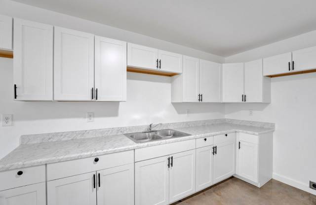 BRAND NEW CONSTRUCTION HOME AVAILABLE FOR RENT! photos photos