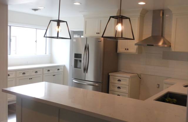 Charming Home near LMU Gallery 4