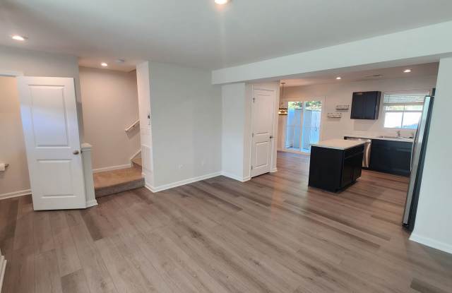 Downtown Greenville - Hampton Townes - Newer Built 3BR/2.5 BA Townhome Convenient to Downtown Greenville and Minutes from the Swamp Rabbit Trail! Gallery 3