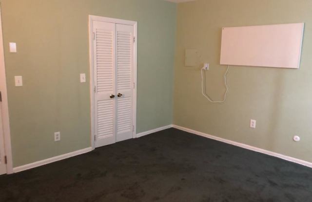 172 River Gallery 3