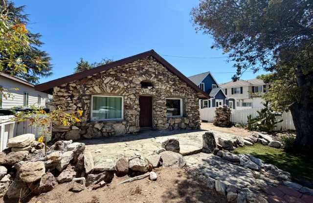 Charming 2 bedroom 1 bathroom house in Thousand Oaks! Gallery 4