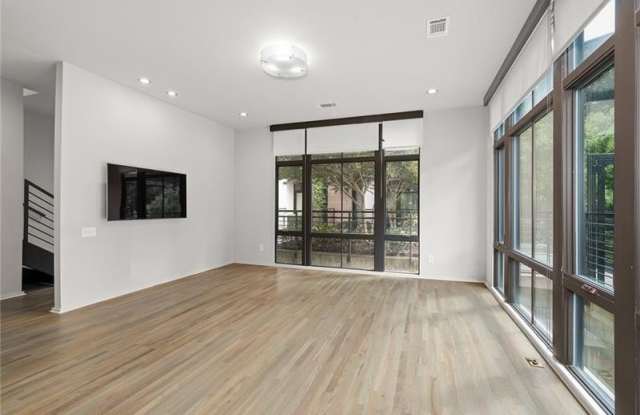 721 Longleaf Drive NE Gallery 4