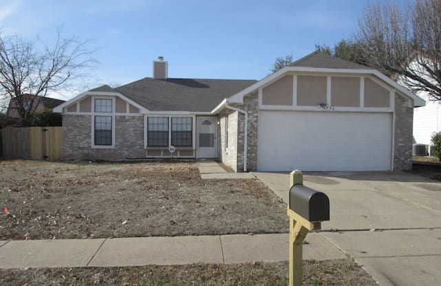 4756 Hollow Tree Dr - 4756 Hollow Tree Drive, Arlington, TX 76018