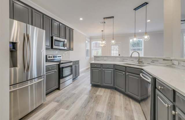 10212 Sourwood Drive Gallery 3
