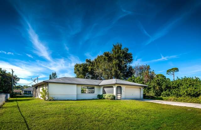 PET FRIENDLY POOL HOME IN PORT CHARLOTTE photos photos