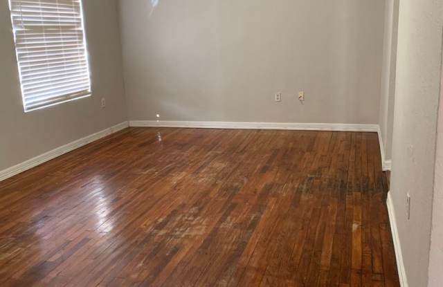 406 N. 3rd Gallery 3