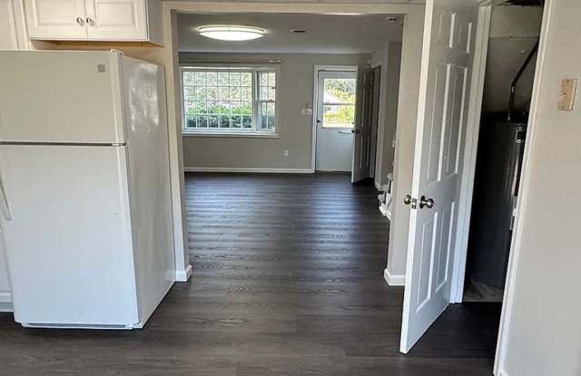 Welcome to 238 Mount Vernon Street — a spacious 3-bedroom, 1.5-bath apartment in Lawrence, Massachusetts. Gallery 4