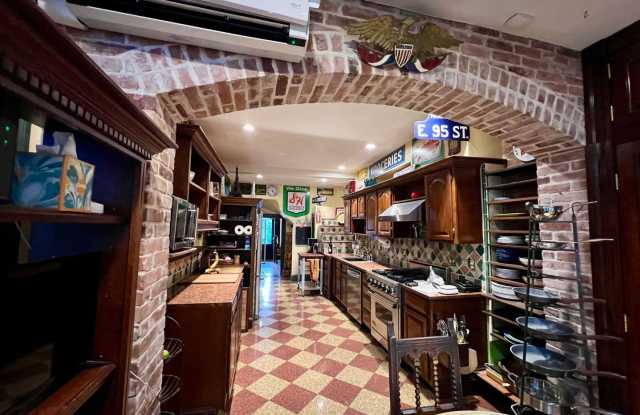 Washington St (684 Washington St, Brookline) photos photos