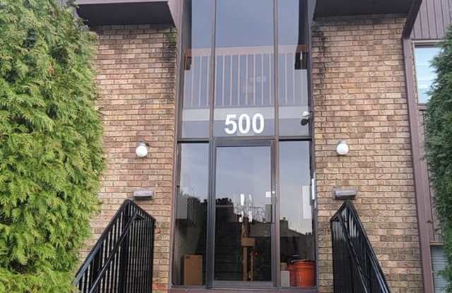 Charming 2 Bed 2 Bath Condo for RENT in East Windsor Gallery 3
