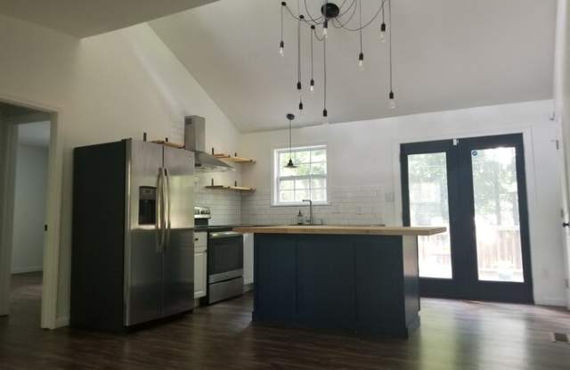 5107 Glenview Court Gallery 2