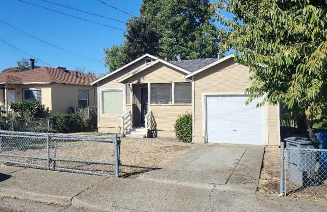 Charming 2 Bedroom 1 Bath Home in Vallejo Ready to Lease! photos photos