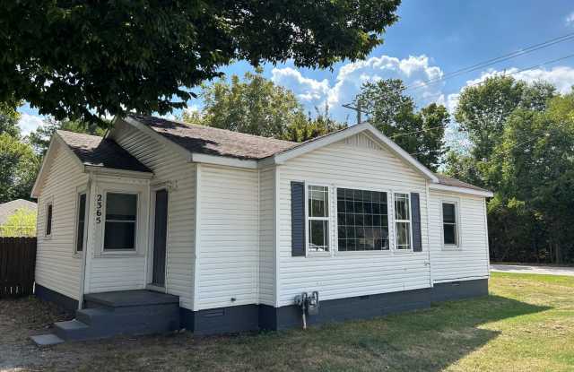 NICE SMALLER HOME FOR RENT Gallery 1