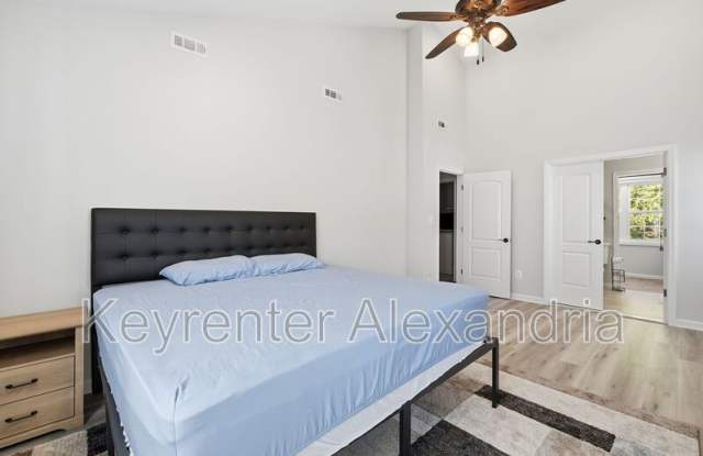 6022 Rixey Dr - 6022 Rixey Drive, Huntington, VA 22303