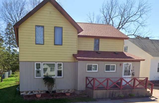 913 South 8th Avenue - 913 South 8th Avenue, Wausau, WI 54401 913 South 8th Avenue - 913 South 8th Avenue, Wausau, WI 54401