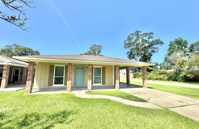 Updated 3 Bedroom Home in Denham Springs Gallery 1