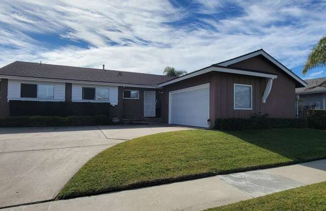 Lovely 4 Bedroom home in UTC with large backyard photos photos