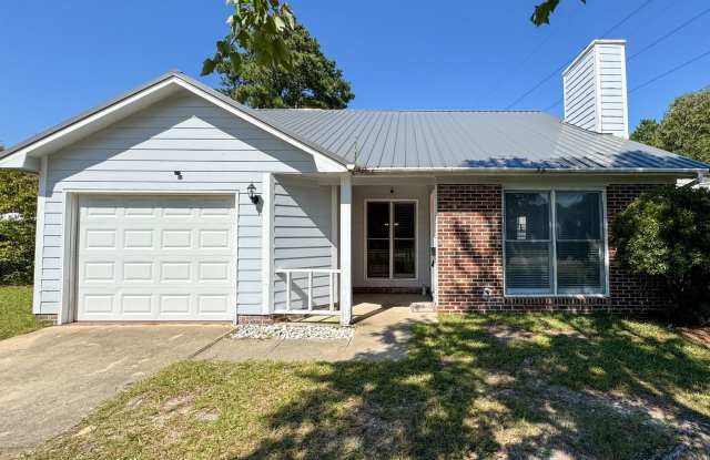 Cute 3 Bed 2 Bath Home in Hope Mills Gallery 1
